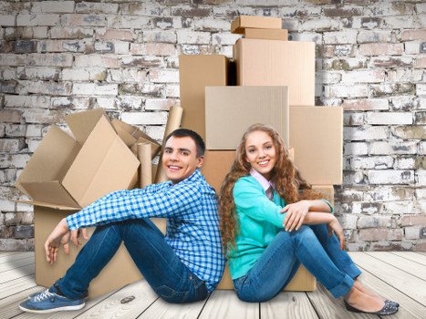Careful handling of furniture during a short-notice house move in Marylebone